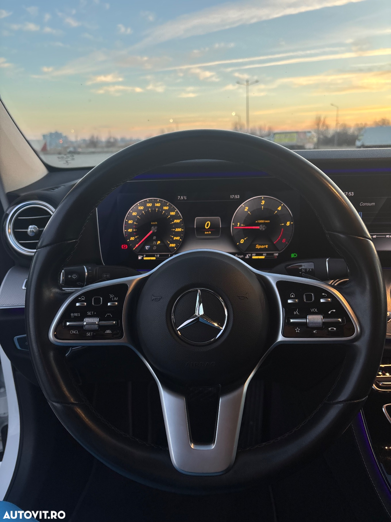 Mercedes-Benz E 220 d 4Matic 9G-TRONIC - 16