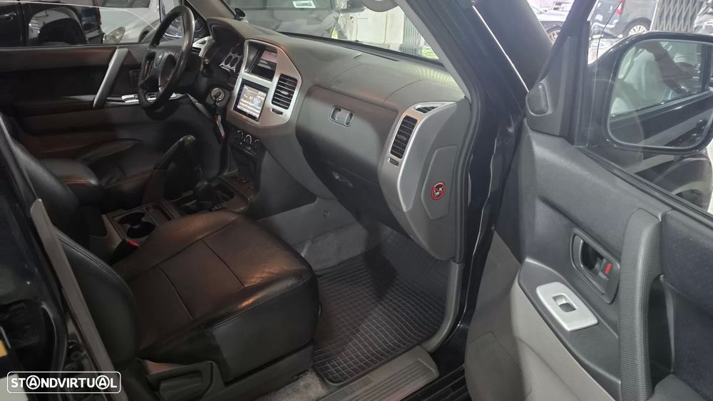 Mitsubishi Pajero 3.2 DI-D GLS ABS+TA Lg - 43