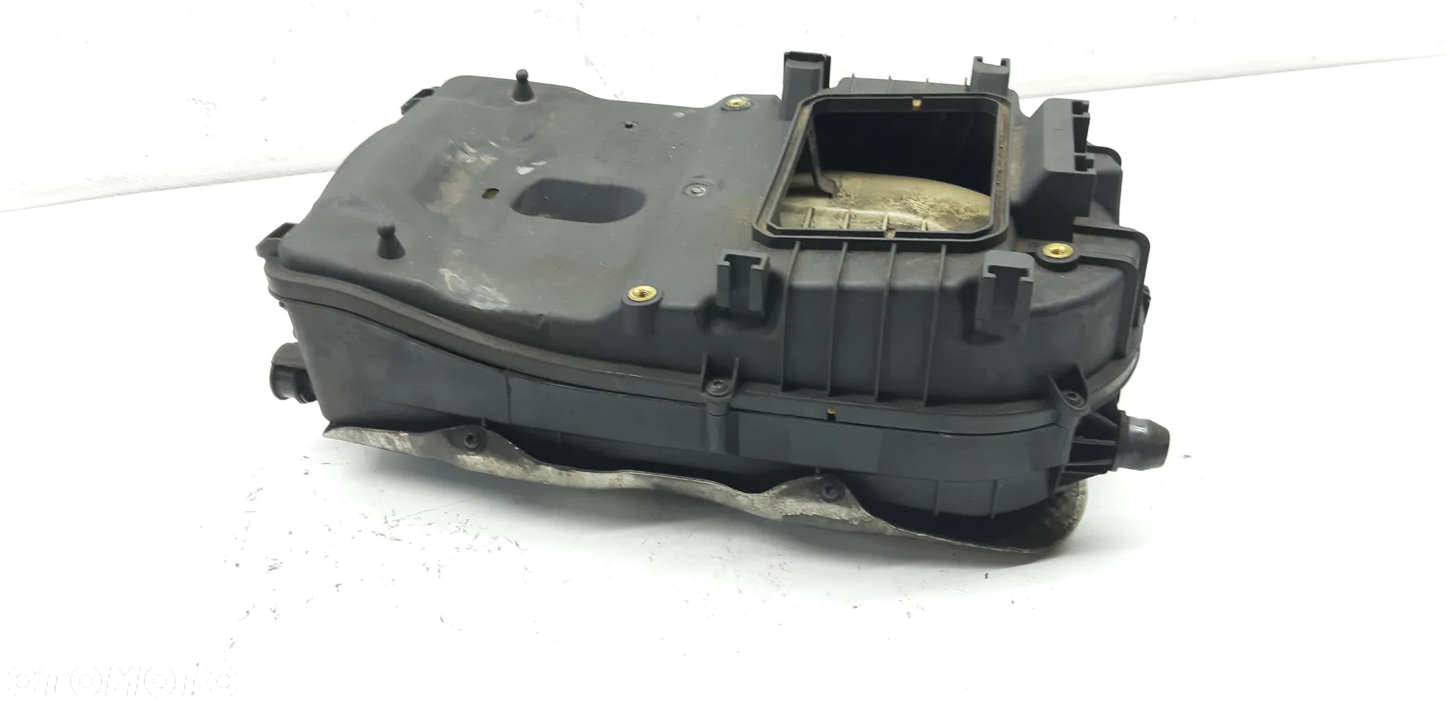 Obudowa filtra powietrza A6510901101 Mercedes W204 2.2 diesel 2012r coupe - 3