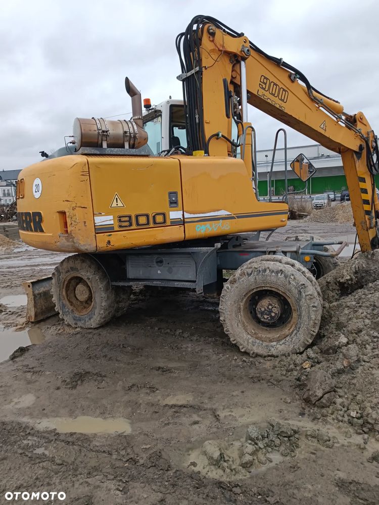 Liebherr A 900 C - 4