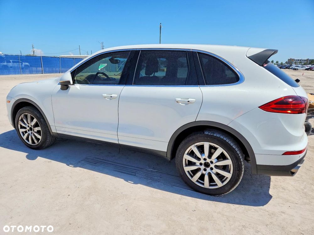Porsche Cayenne - 3