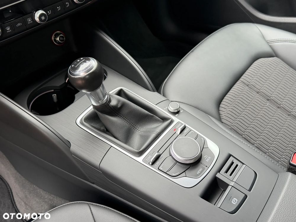 Audi A3 Sportback 1.8 TFSI Ambiente - 21