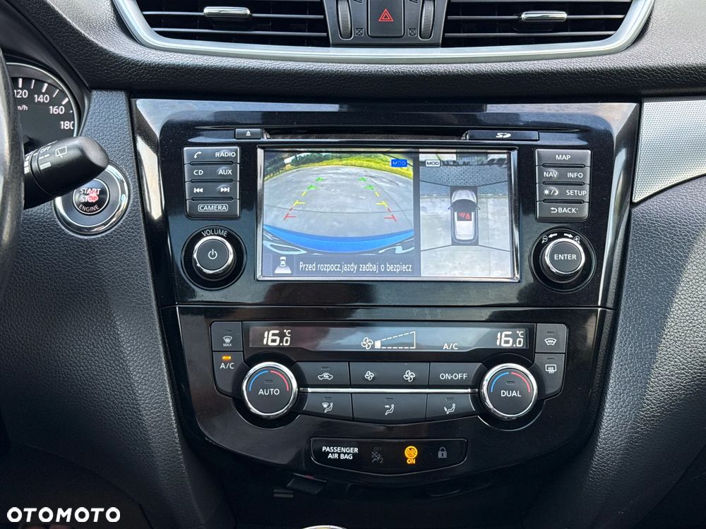 Nissan Qashqai 1.6 DIG-T N-Connecta - 33