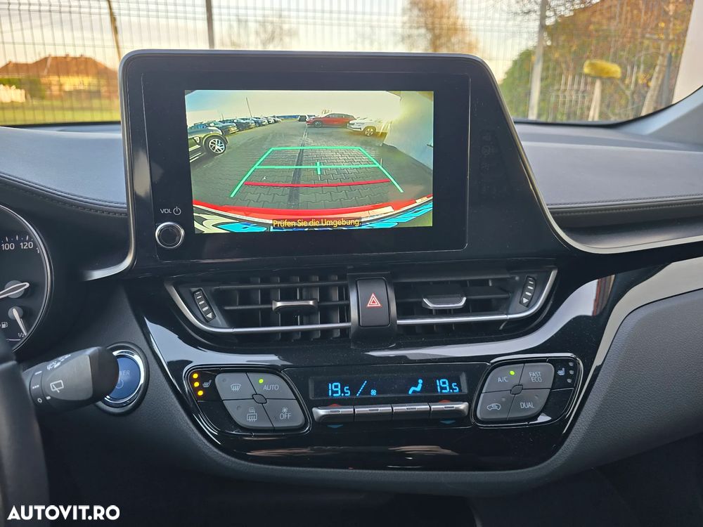 Toyota C-HR - 11