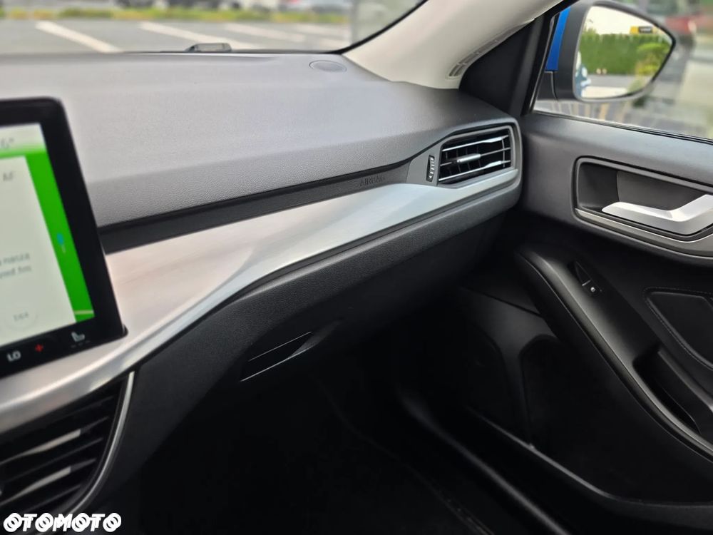 Ford Focus 1.0 EcoBoost Titanium Design - 27