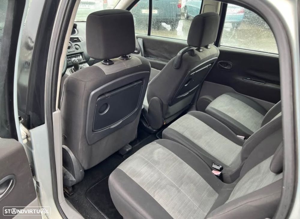 Renault Grand Scénic - 8