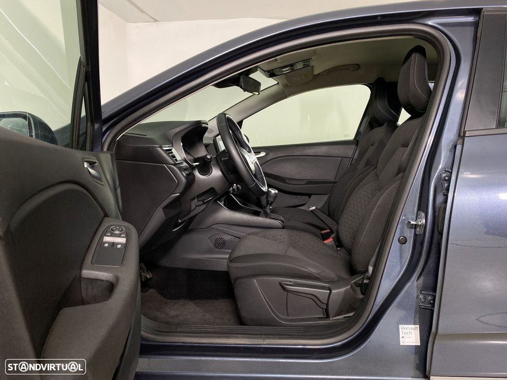 Renault Clio - 10