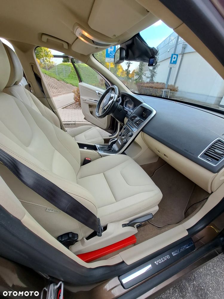 Volvo XC 60 D4 Drive-E Momentum - 13