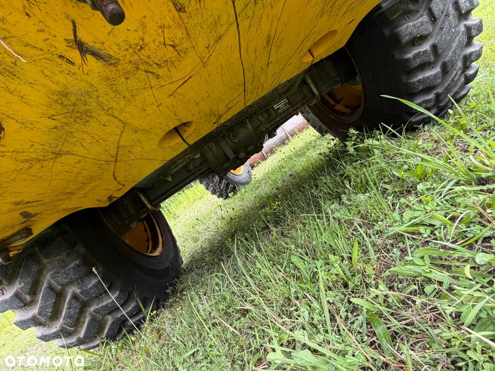 Volvo L25F Ładowarka Kołowa łamana 2015 rok. Jak Nowa! Oryginał łyżka i widły. Mocny silnik 4 cylindry. Zero luzów i wycieków. Aktualne Badania DEKRA BMWT. Wielka Okazja. Maszyna jak nowa z Salonu. 2600 mtg. Pochodzi z Norweskiego urzędu gminy. Dodatkowe linie Hydrauliczne. Szybka wolna Jazda Rewers Hydrostatic. Wersja Norwesk Mocne doświetlenie dodatkowe grzanie. kabina Ogrzewana wentylowana! Zmiana Osprzętu Hydrauliczna! pełne sterowanie z dżojstika! Opony jak Nowe. Podzespoły pomy suche, czytelne tabliczki! OKAZJA - 36