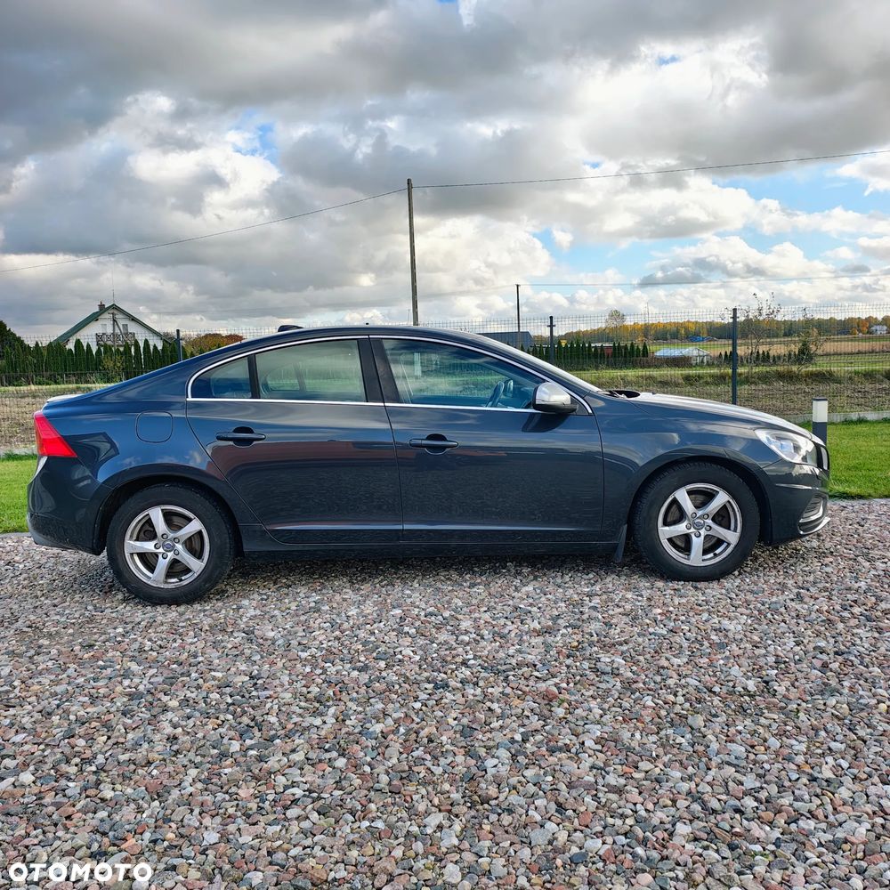 Volvo S60 D4 R-Design - 14