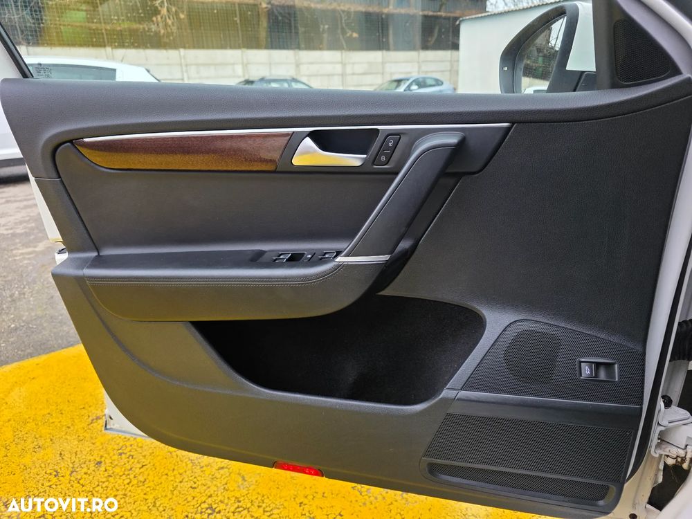 Volkswagen Passat Variant 2.0 TDI 4Motion DSG BlueMotion Tech Highline - 15