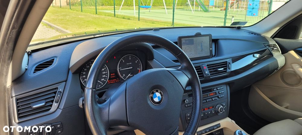 BMW X1 sDrive18d xLine - 9