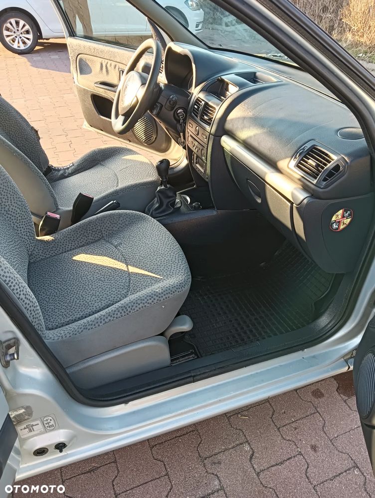 Renault Clio 1.2 16V Alize - 7