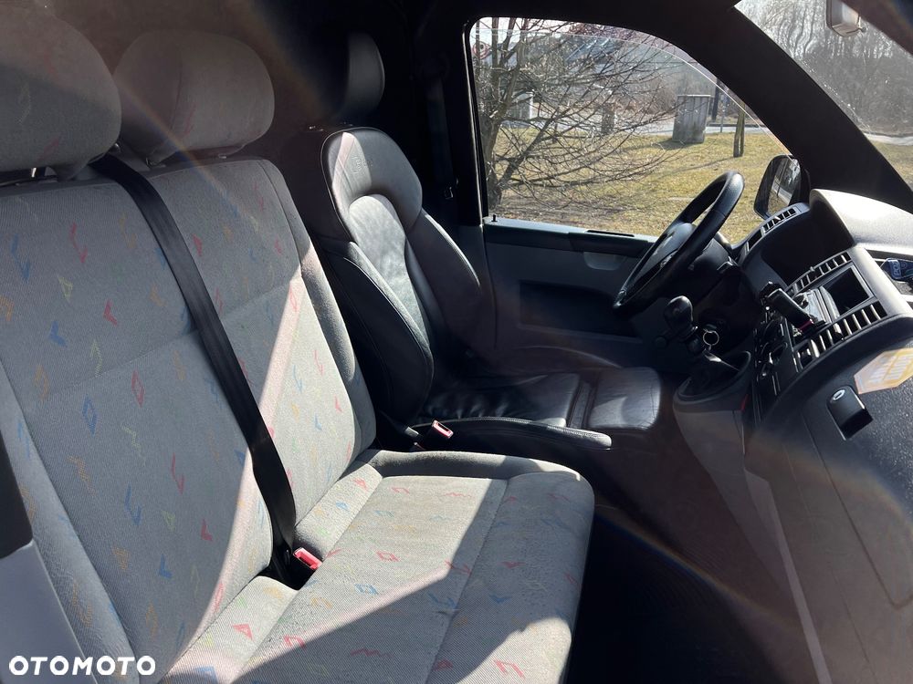 Volkswagen Transporter - 8