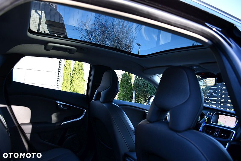 Volvo V40 Cross Country D2 Momentum - 25