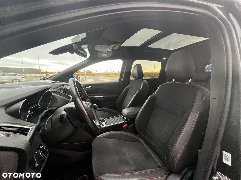 Ford Kuga 1.5 EcoBoost 2x4 ST-Line - 9