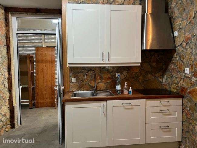 Apartamento T2 na Graça, com logradouro privativo - Grande imagem: 3/30