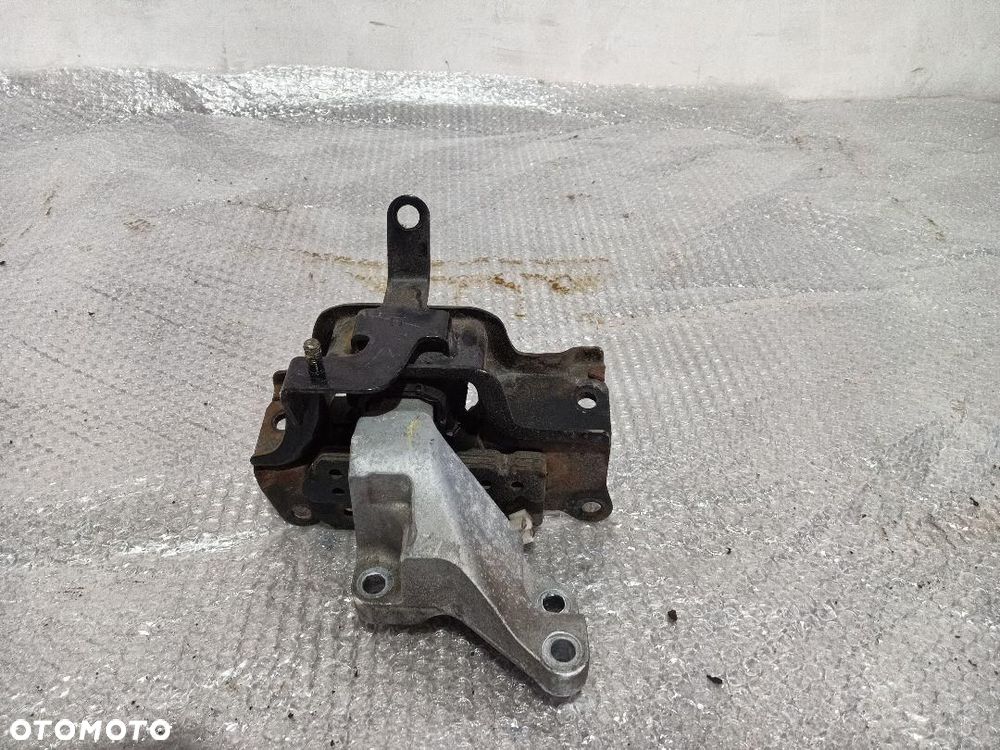 ŁAPA PODUSZKA SILNIKA SUZUKI BALENO II - 3