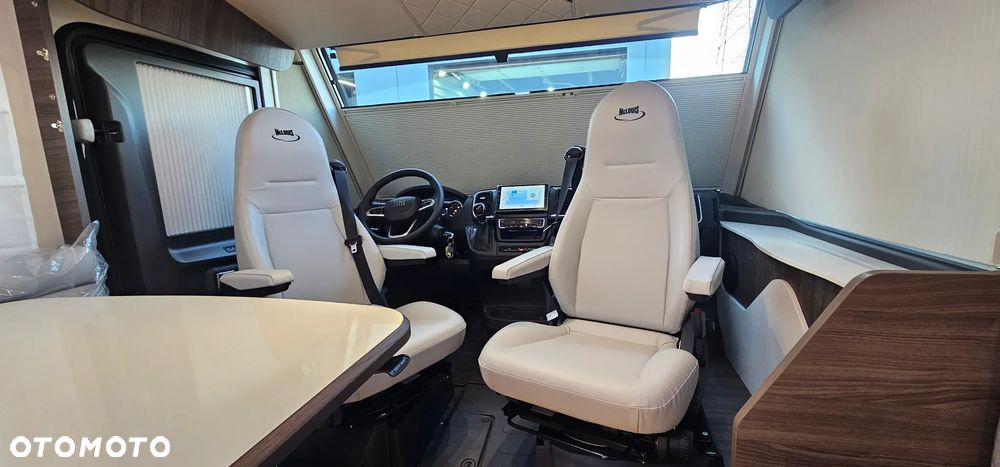 McLOUIS NEVIS 879G - 8