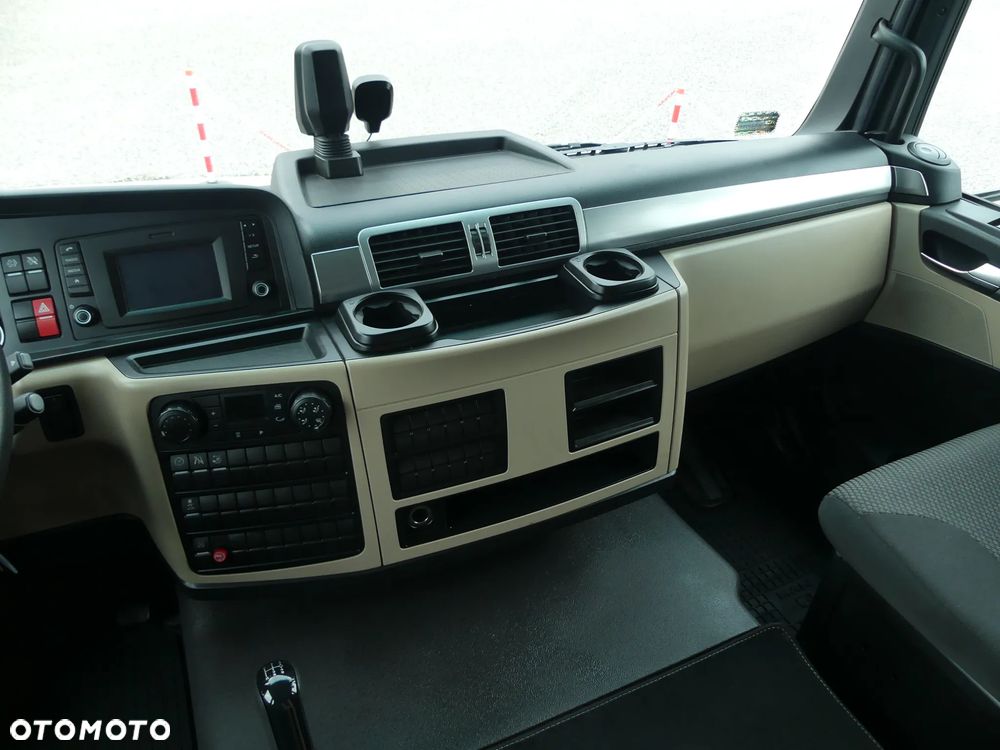 MAN TGM 18.250  / FIRANKA 7.30m + WINDA / PRZEBIEG 170 TYS KM ! / - 33