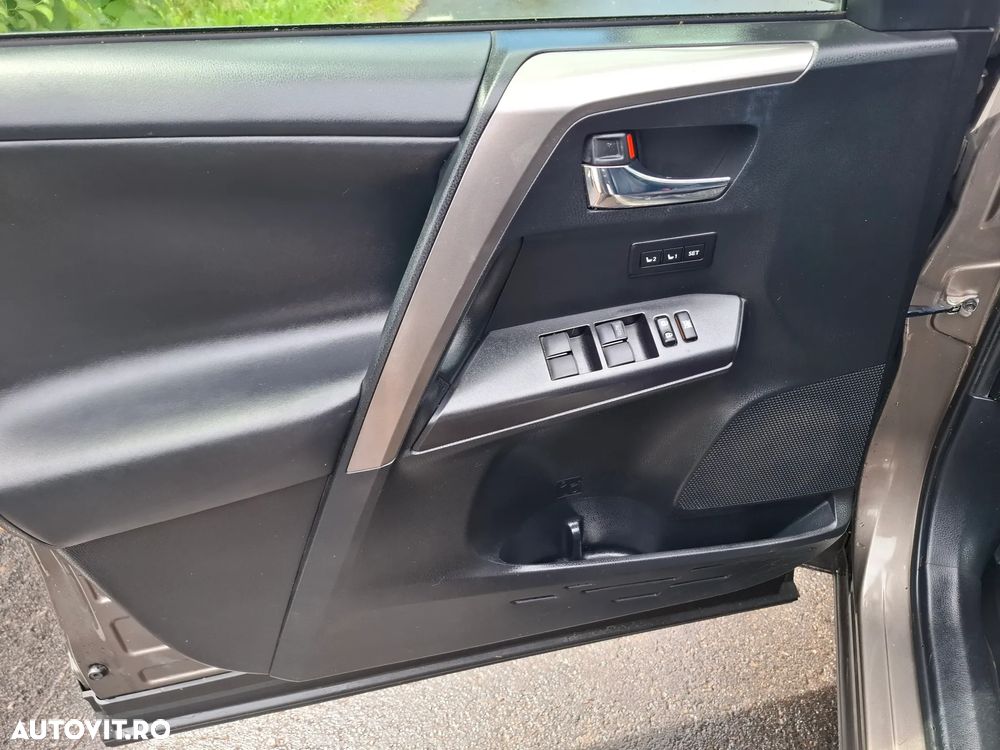 Toyota RAV4 2.5 VVT-i 4x4 Luxury - 19