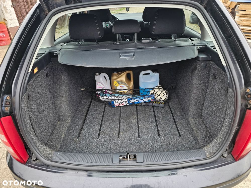 Skoda Fabia 1.4 16V Ambiente - 9