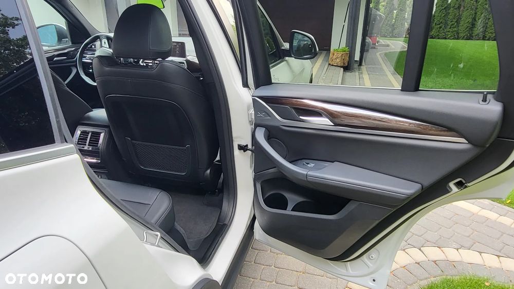 BMW X3 xDrive30i Luxury Line - 10