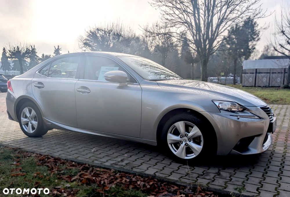 Lexus IS 300h Elite - 3