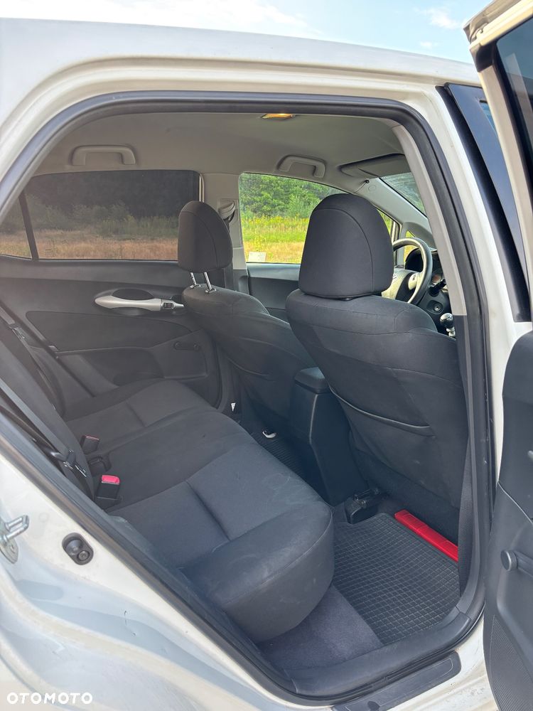 Toyota Auris 1.33 VVT-i Active - 4