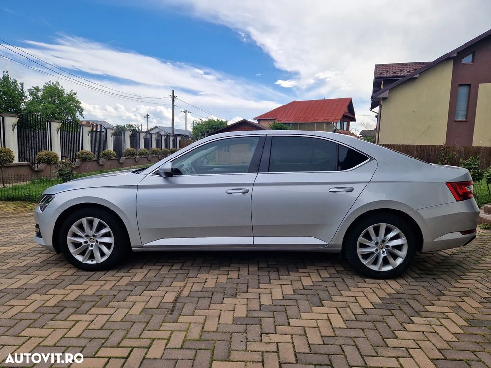 Skoda Superb 2.0 TDI DSG Ambition - 2