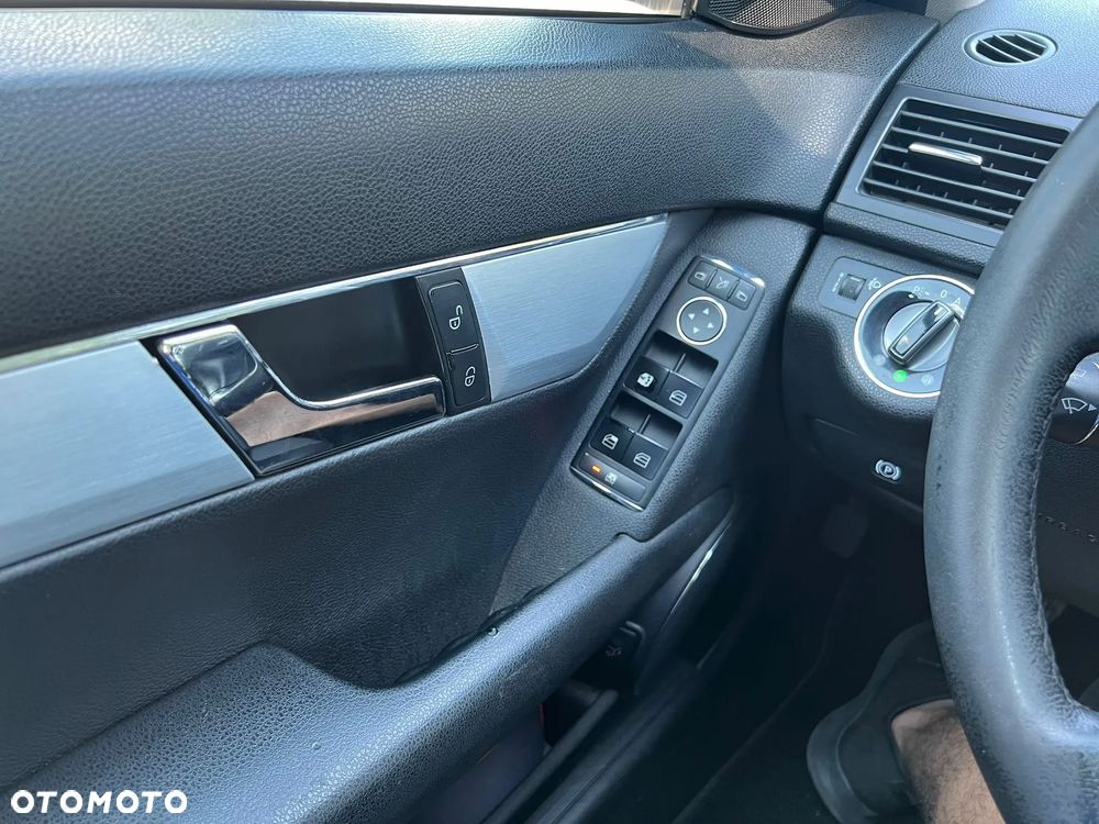 Mercedes-Benz Klasa C 220 CDI Avantgarde - 26