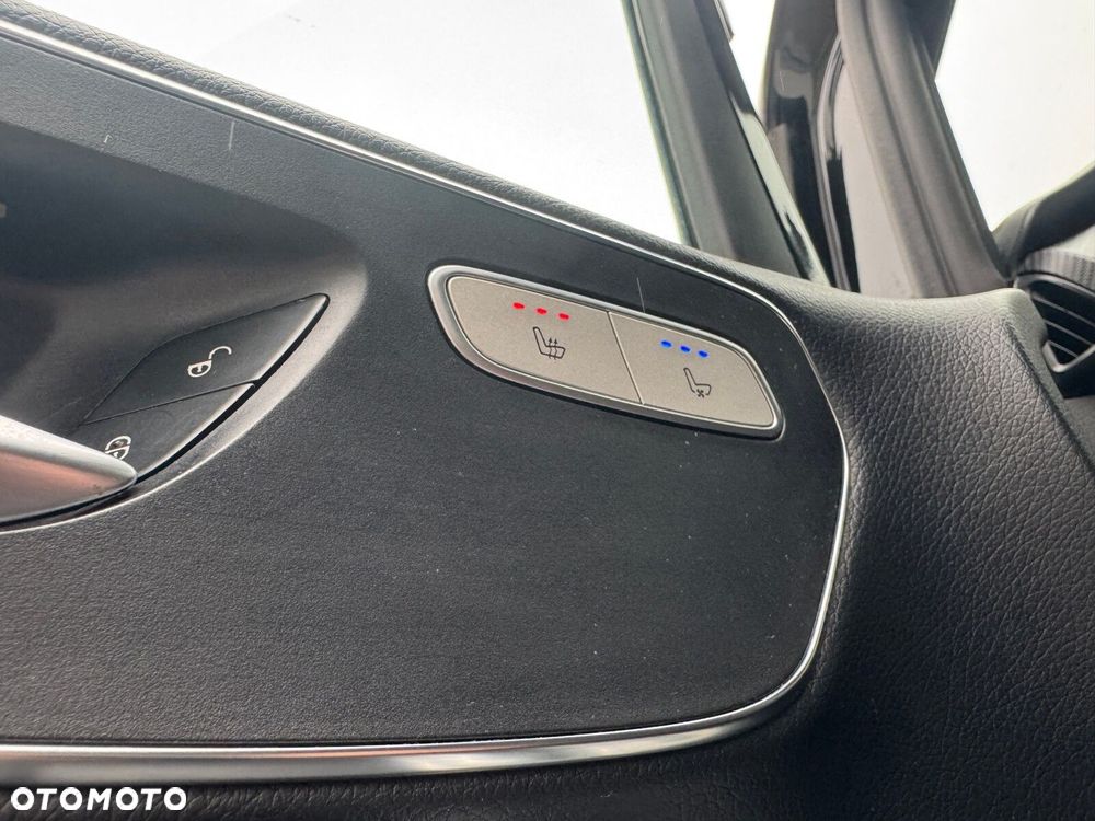 Mercedes-Benz Klasa V - 16