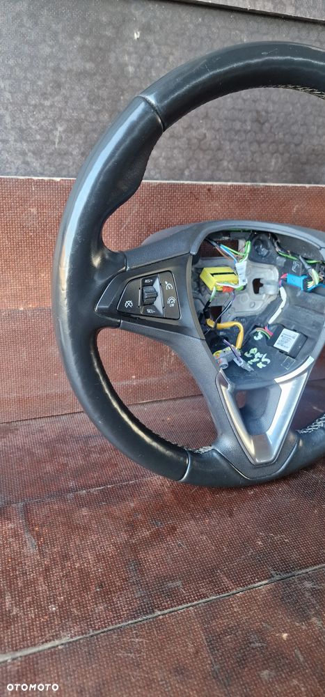 KIEROWNICA SKÓRA Podgrzewana 39108895 OPEL ASTRA K V - 3