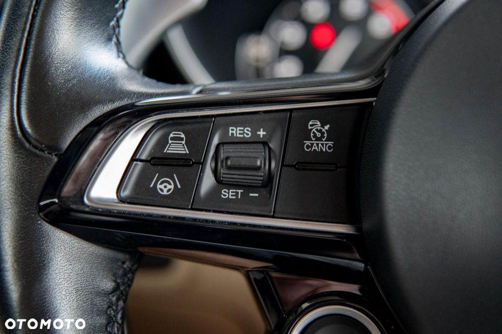 Alfa Romeo Giulia 2.0 Turbo Veloce Q4 - 18