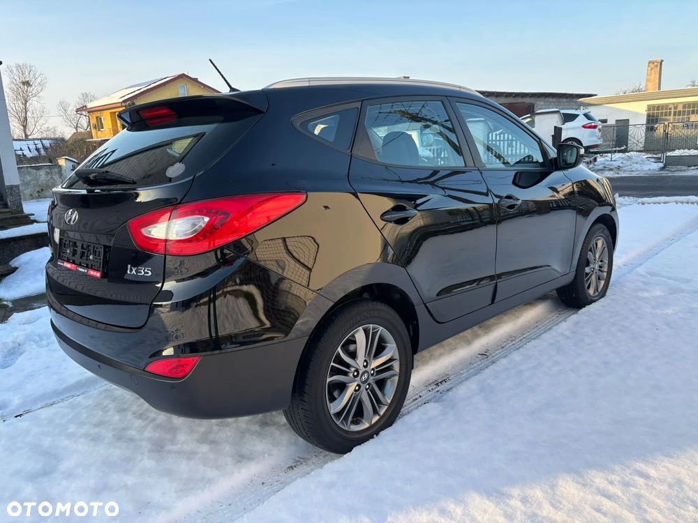 Hyundai ix35 1.6 2WD Fifa World Cup Edition - 4