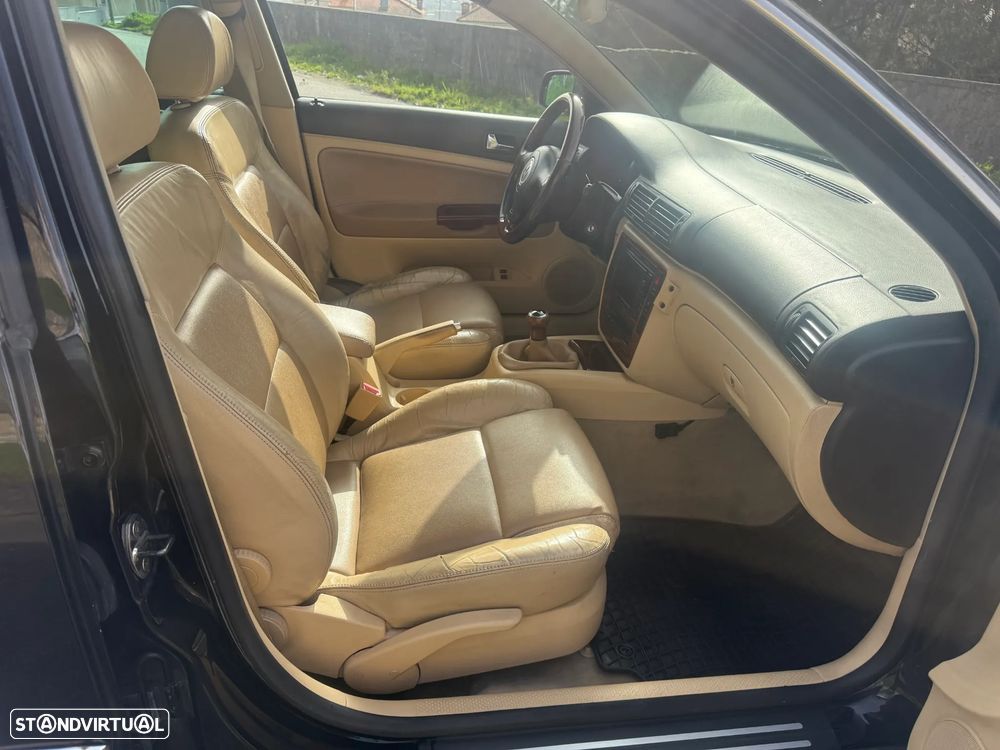 VW Passat Variant 1.9 TDi Exclusive - 11