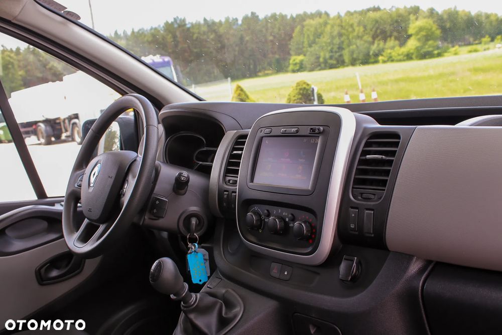 Renault Trafic - 25