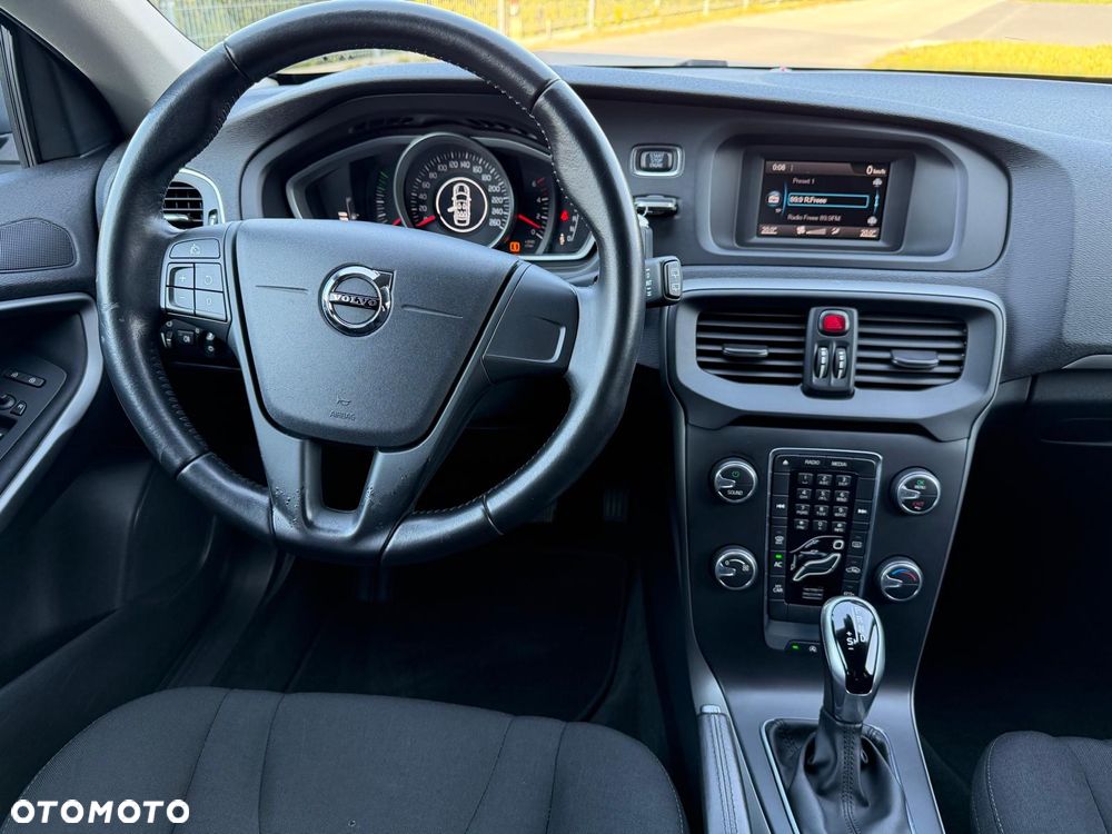 Volvo V40 D3 Geartronic - 16