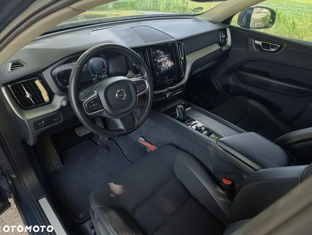 Volvo XC 60 B4 B Geartronic Momentum Pro - 19