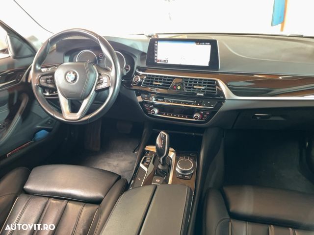 BMW Seria 5 520d Aut. - 11