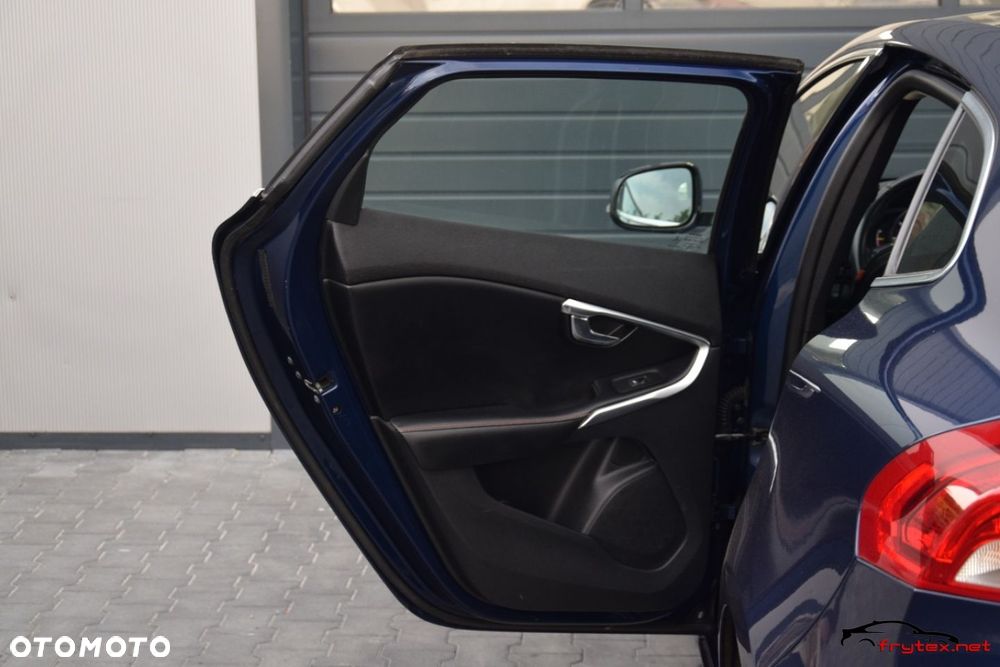 Volvo V40 - 20