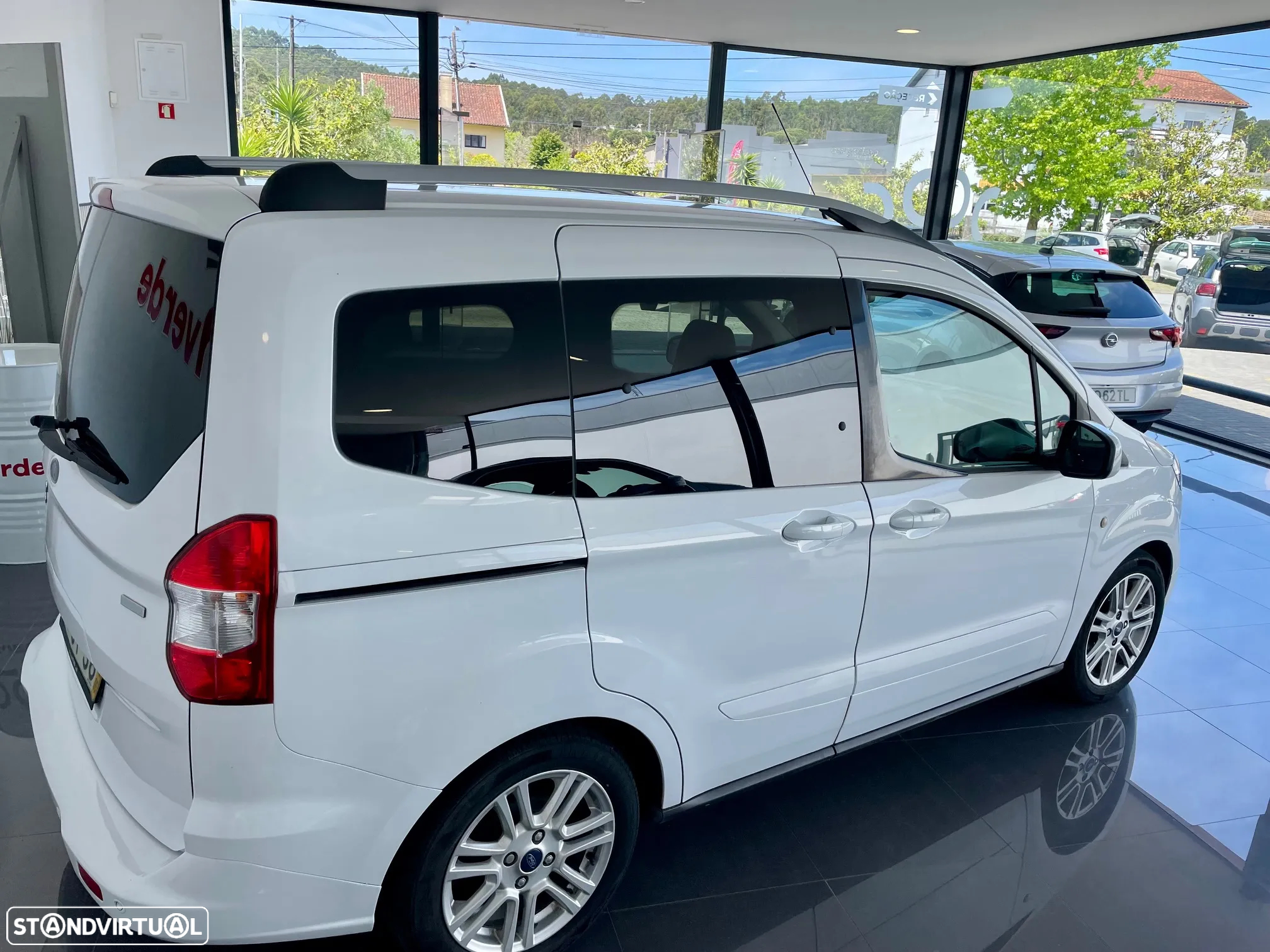 Ford Tourneo Courier 1.0 EcoBoost Titanium - 7