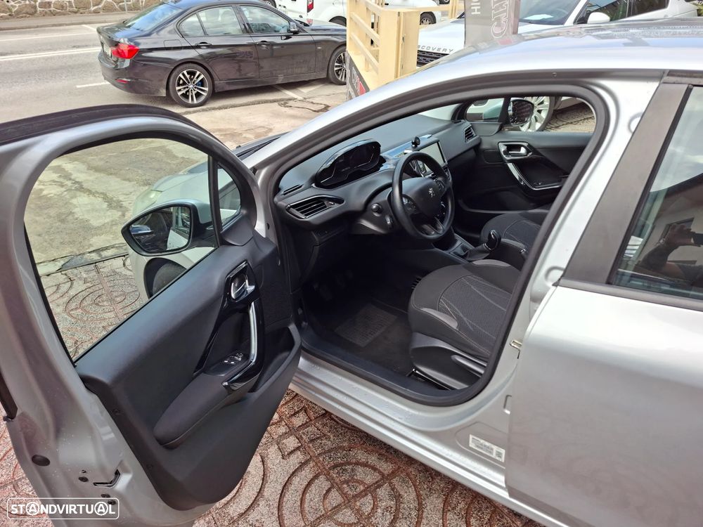 Peugeot 208 82 VTI Style - 13