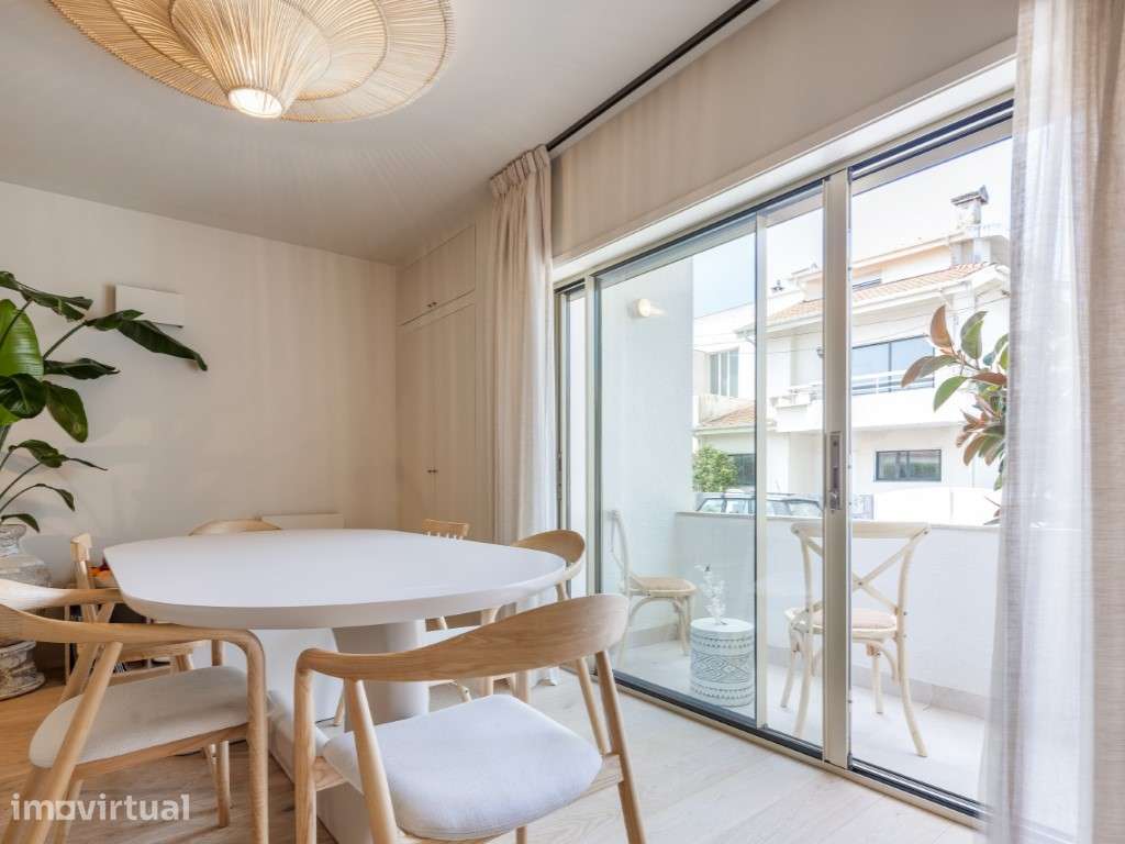 Andar de Moradia V4 Duplex de 2 Frentes Totalmente Remodelada junto... - Grande imagem: 2/30