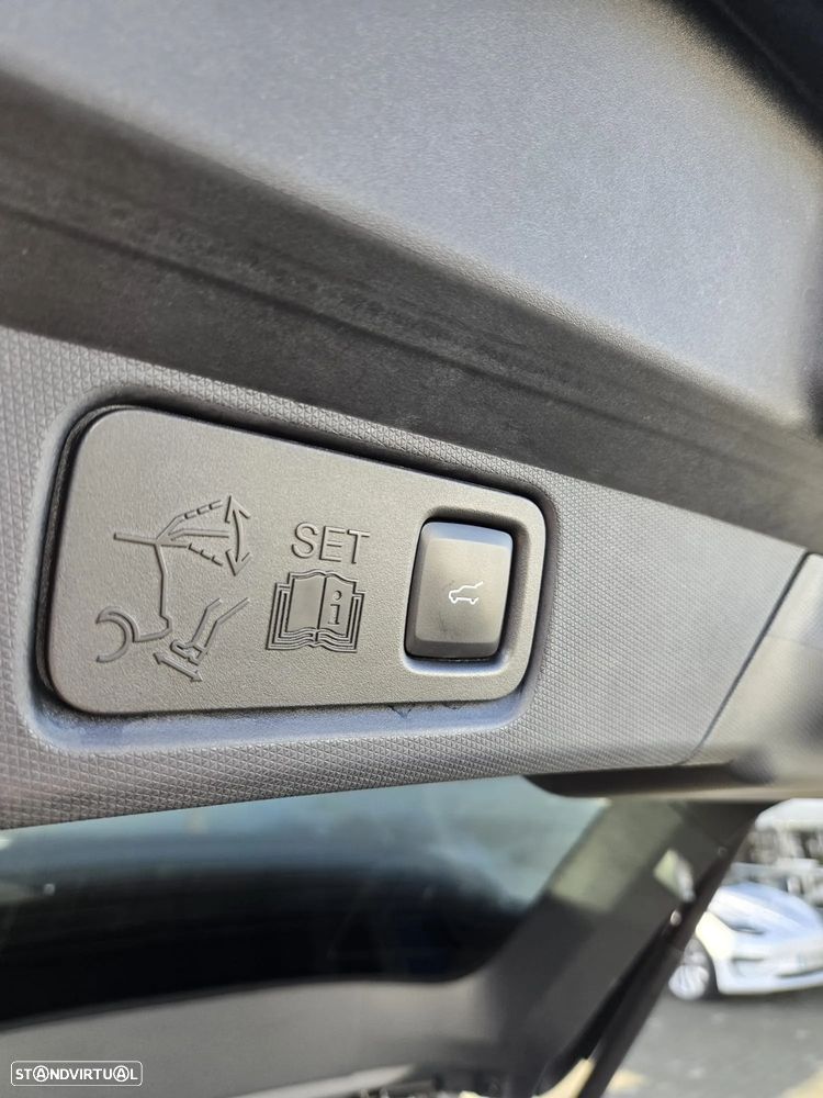 Ford Mustang Mach-E PREMIUM - 5