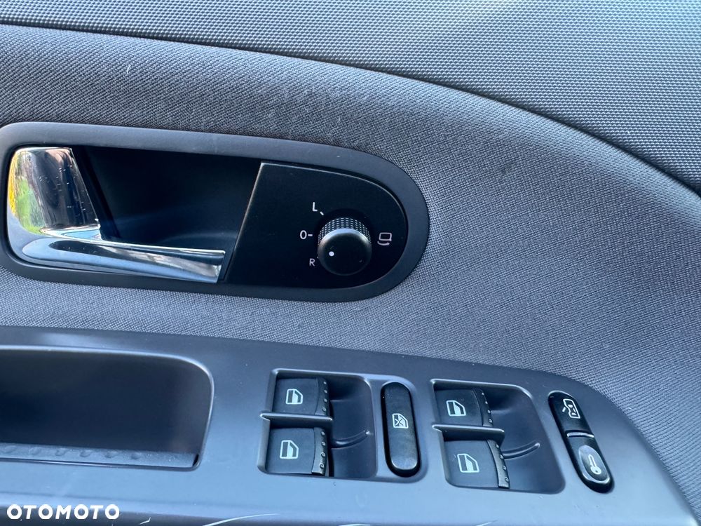 Seat Alhambra 1.8T Reference - 23