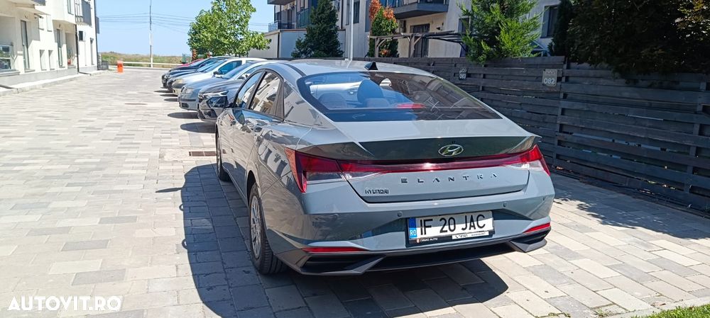 Hyundai Elantra 1.6 l 123 CP CVT Comfort - 3