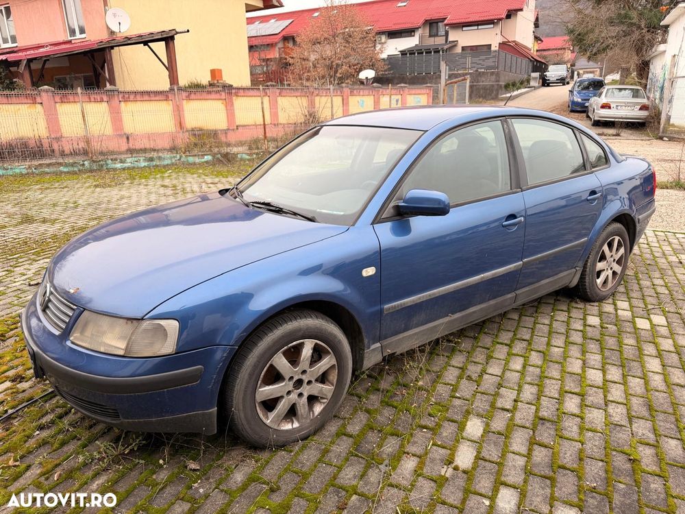 Volkswagen Passat 1.8 Comfortline - 1