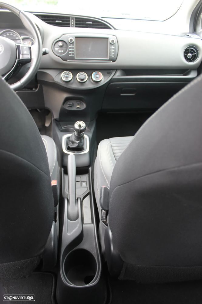 Toyota Yaris 1.0 VVT-i Comfort+P.Style - 12