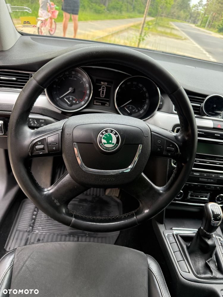 Skoda Superb 2.0 TDI Elegance - 13